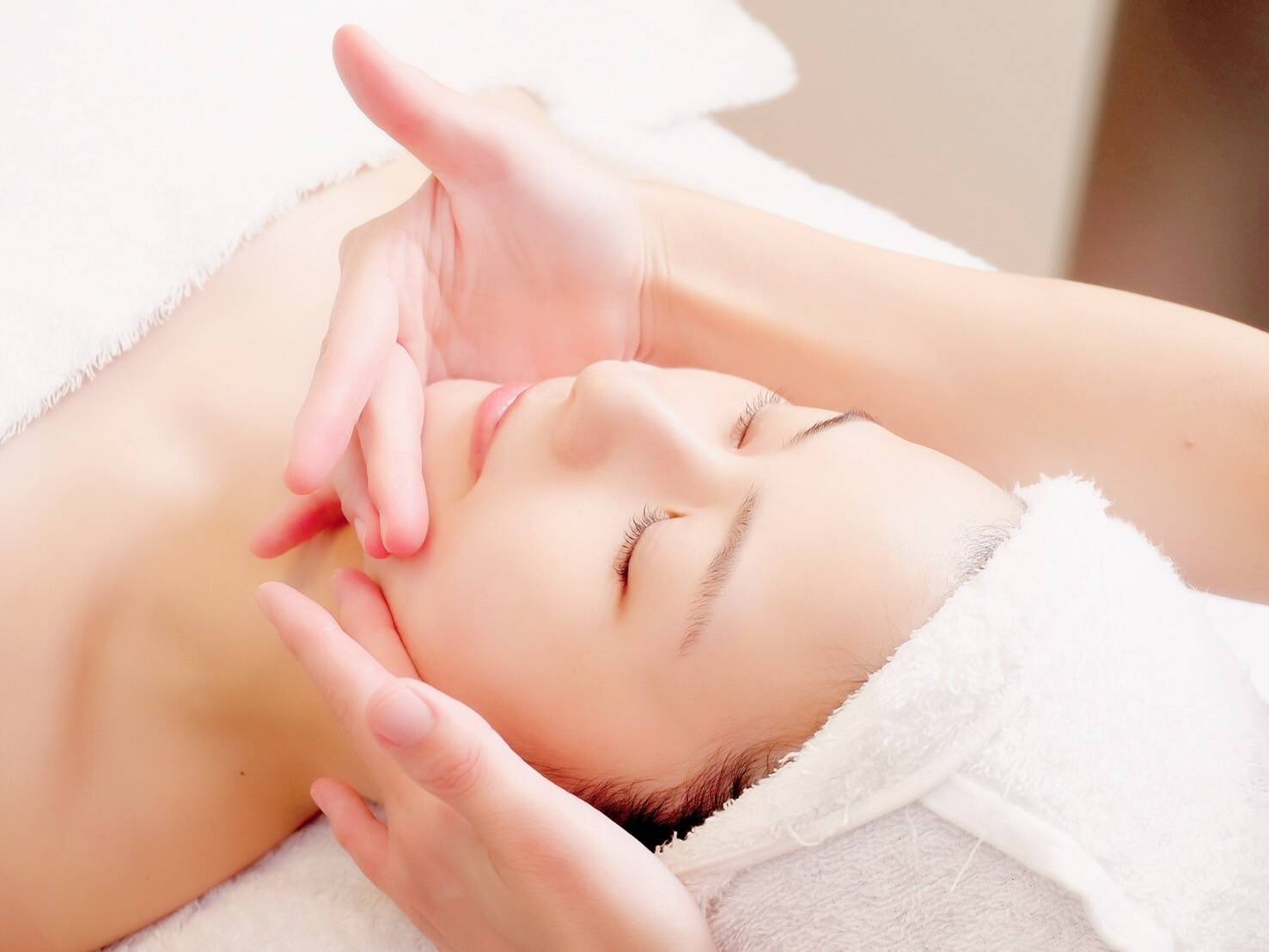 Facial Beauty | MENARD OSAKA メナード化粧品 大阪心斎橋筋店